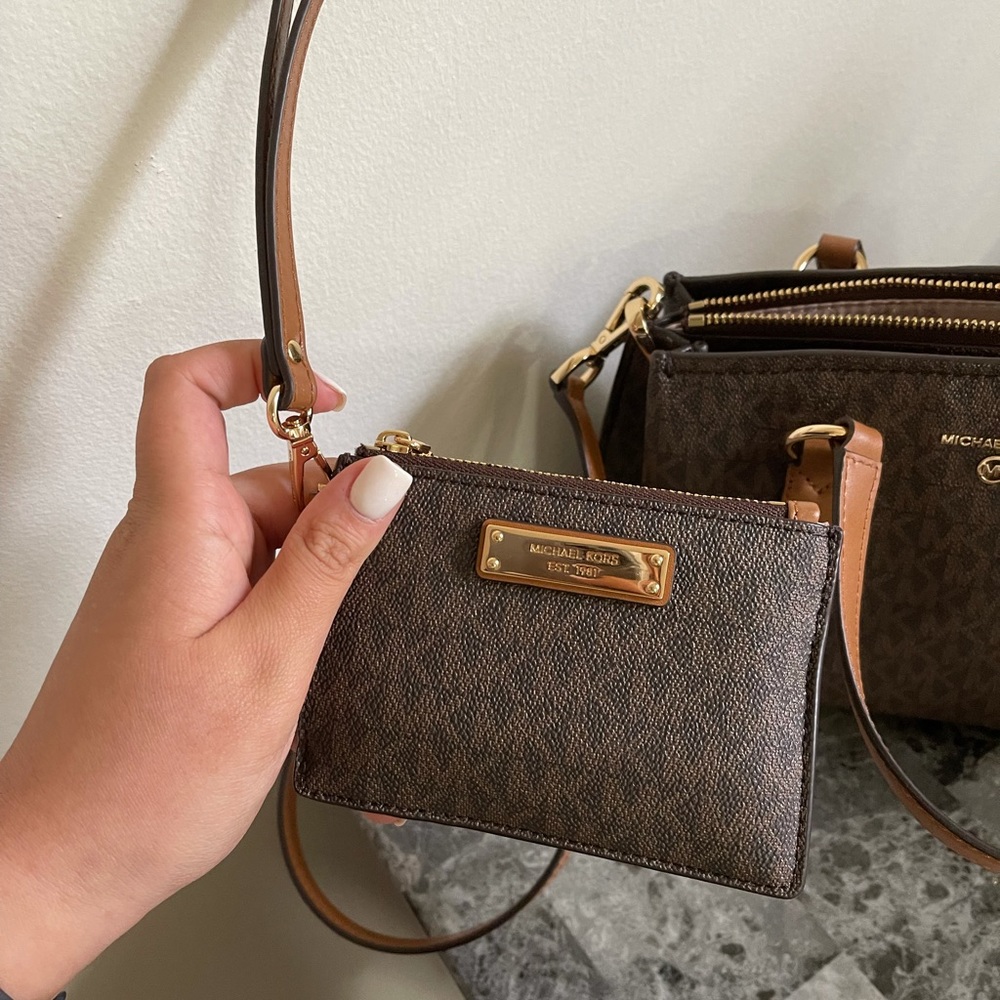 Michael kors purse with wallet - Picture 5 of 7